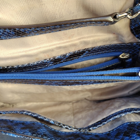 Shoulder Bag - Picture 2 of 4
